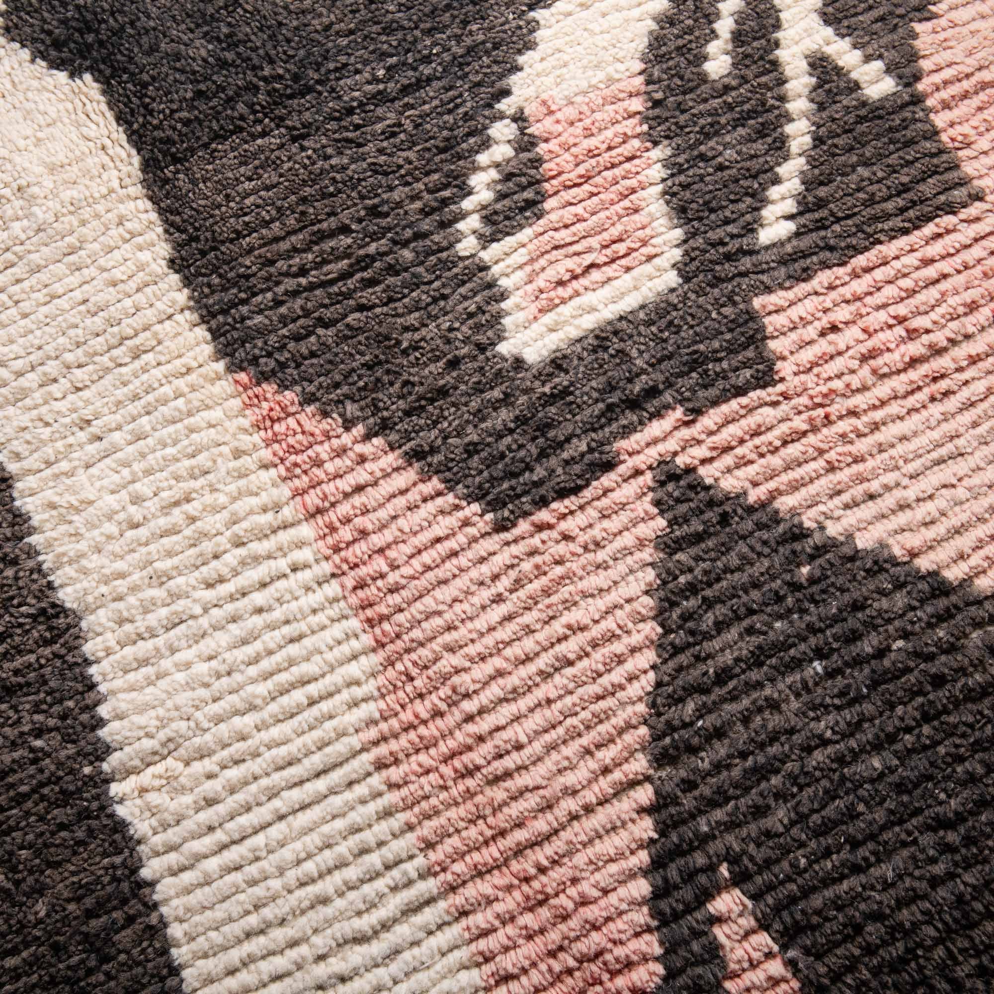 Tadda - vintage boujad rug