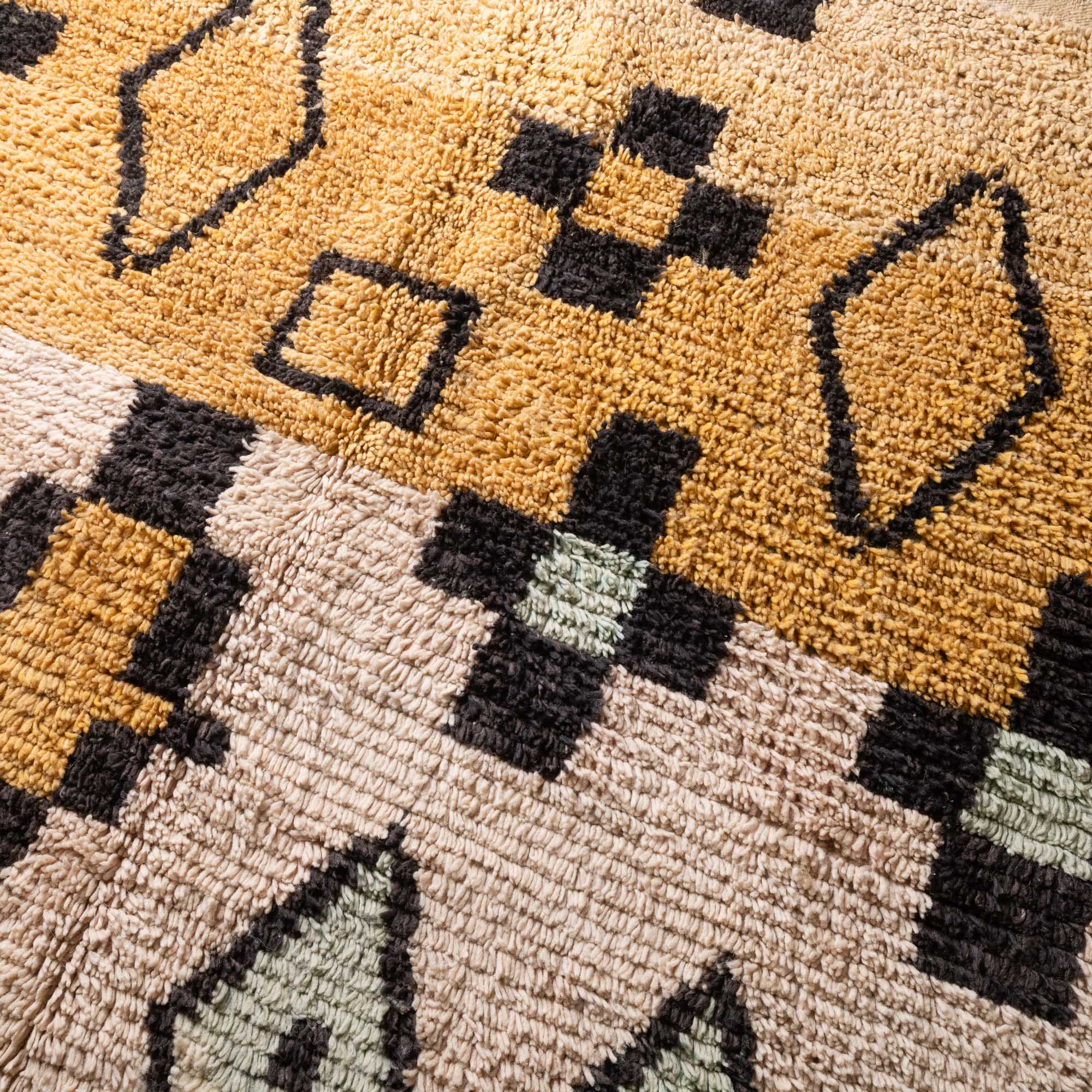 Wafi - vintage boujad rug