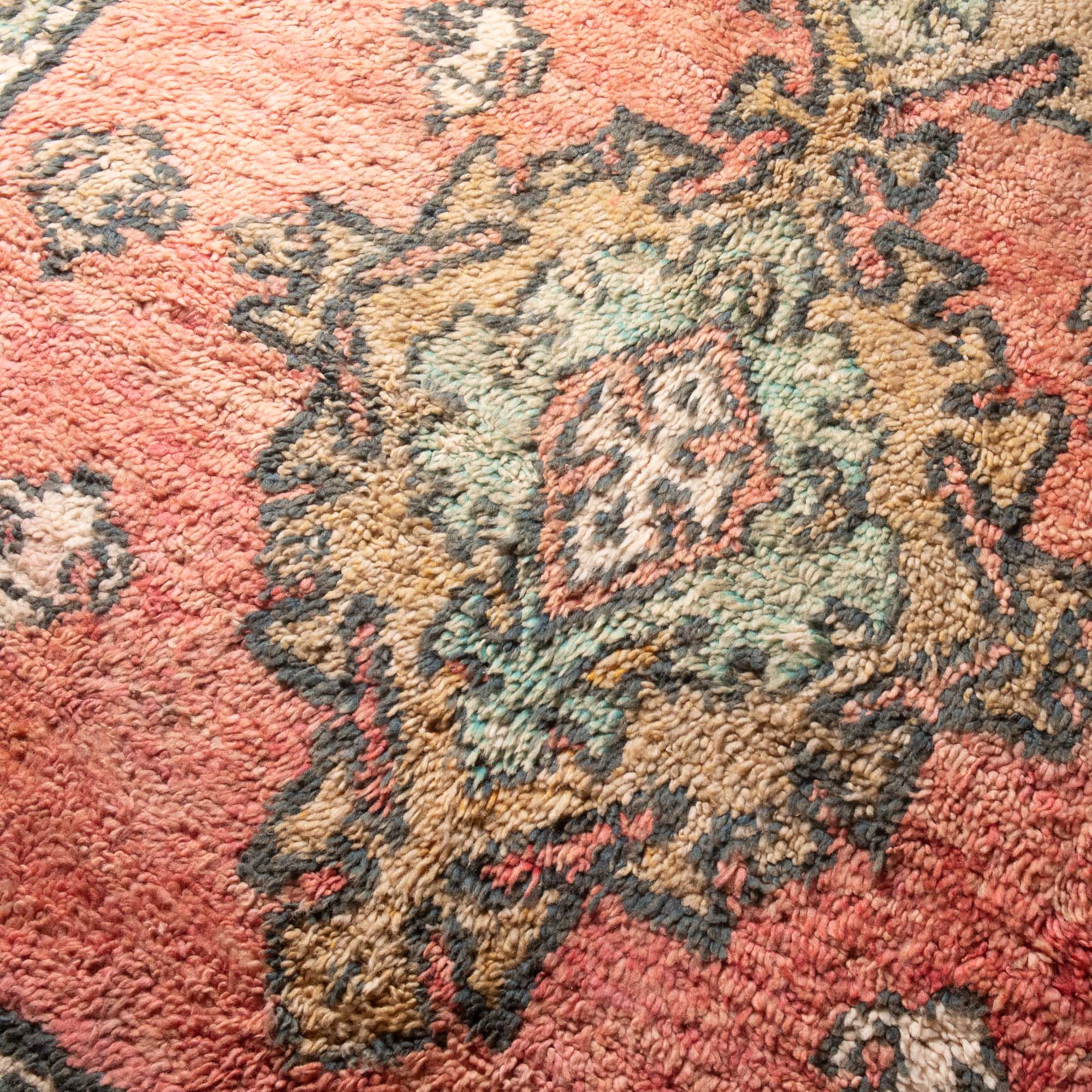 Tammam - vintage boujad rug