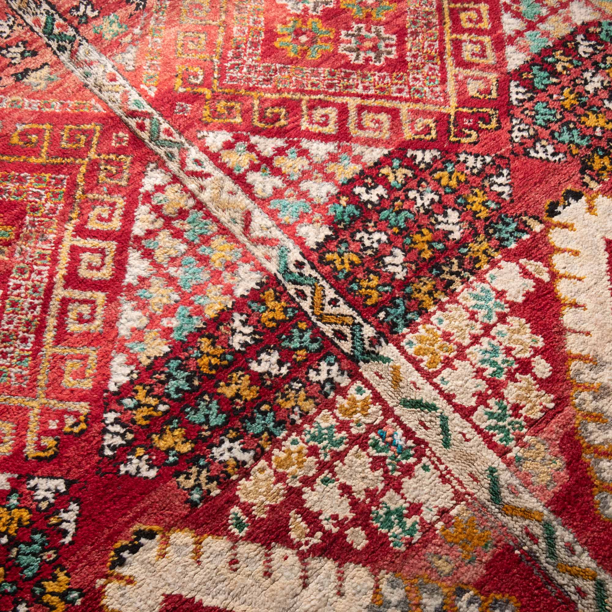 Ibtissem - vintage boujad rug