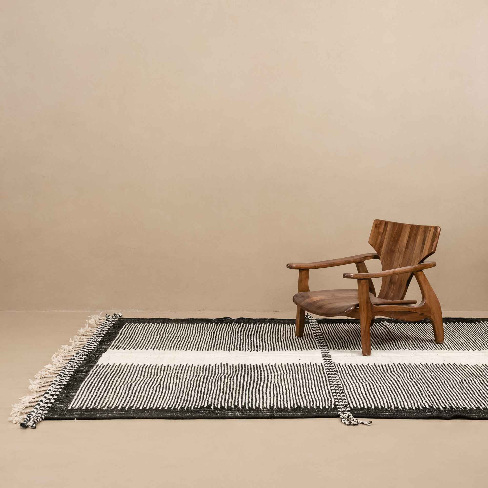 Ouna - taznakht kilim rug