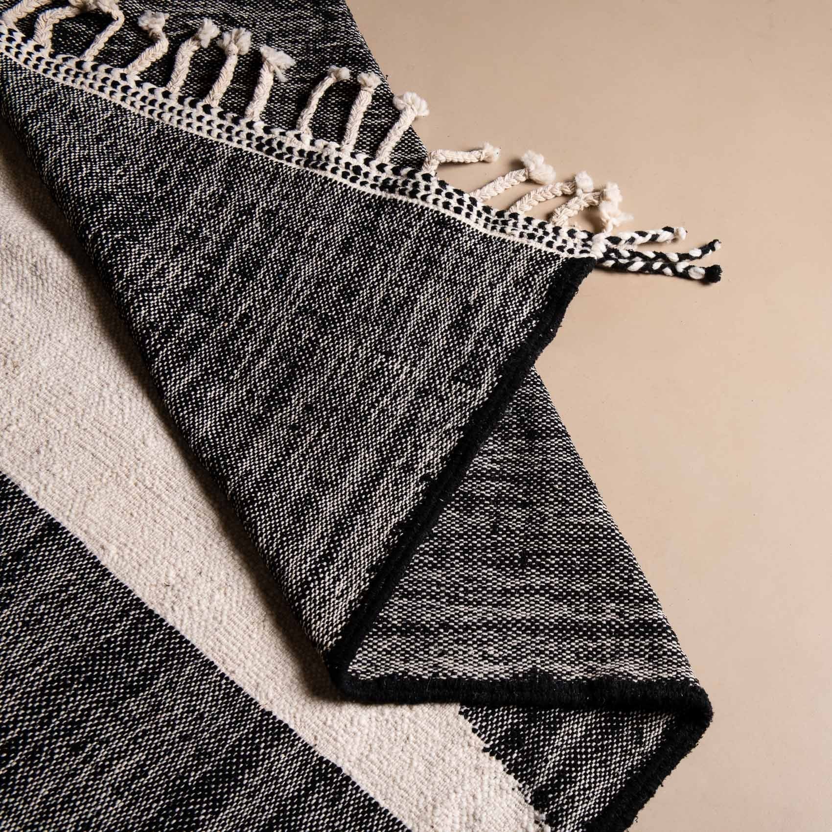 Alya - taznakht kilim rug